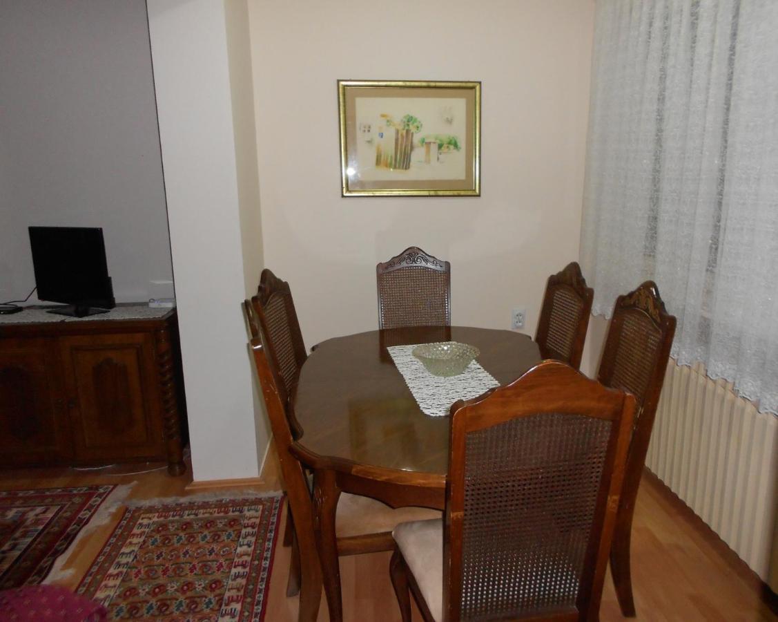 Apartman "Dom Stankovica" Appartement Pirot Buitenkant foto