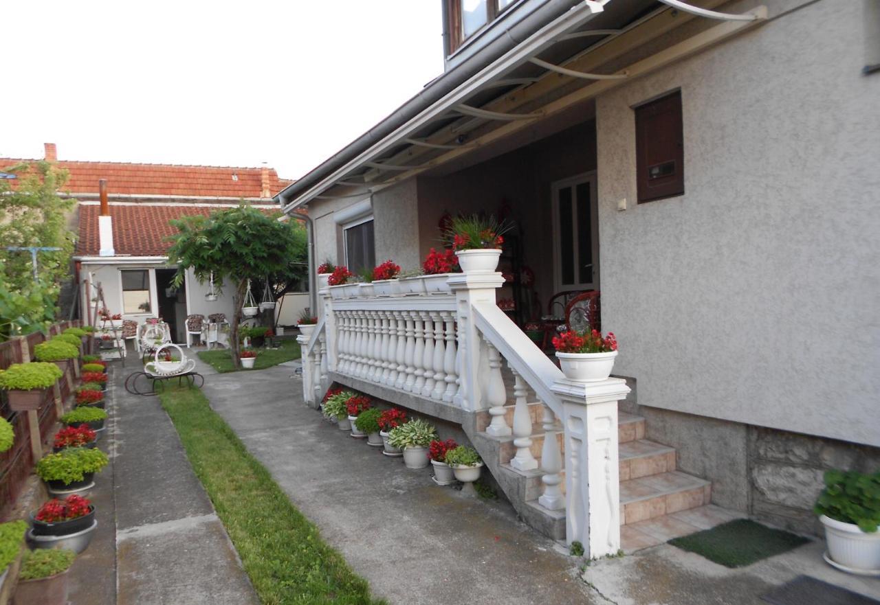 Apartman "Dom Stankovica" Pirot Buitenkant foto