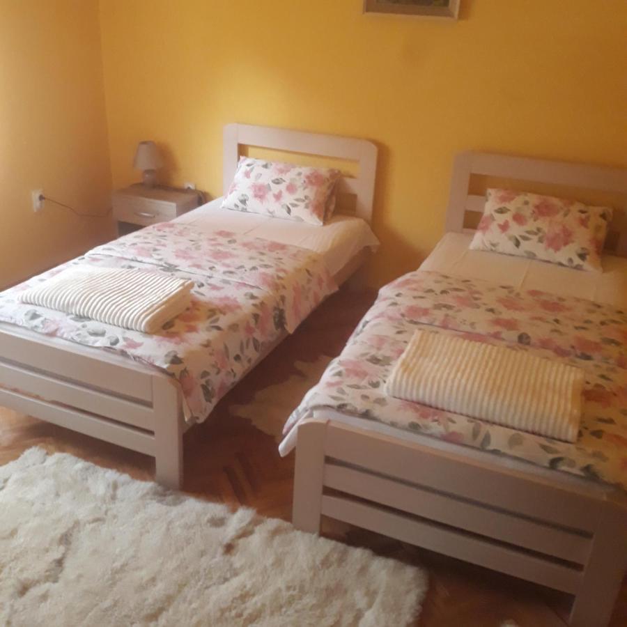 Apartman "Dom Stankovica" Appartement Pirot Buitenkant foto